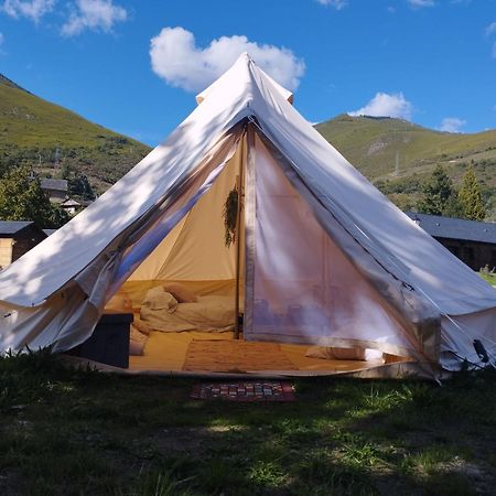 Camping La Zarapica - Palacios Del Sil Екстериор снимка