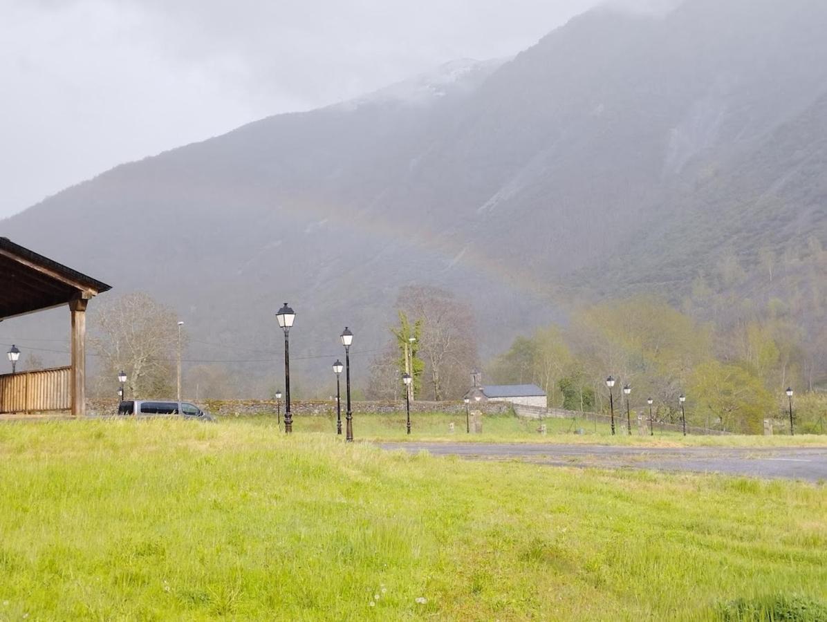 Camping La Zarapica - Palacios Del Sil Екстериор снимка