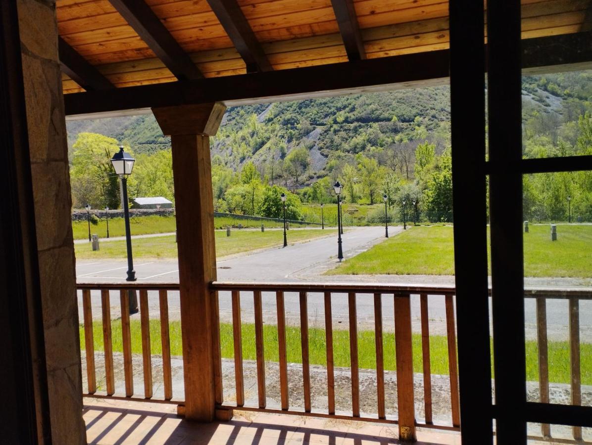 Camping La Zarapica - Palacios Del Sil Екстериор снимка